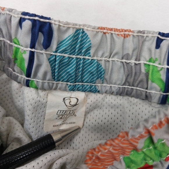 Wave Zone Boys Multicolored Guitar Print Board Short Swim Trunks size 2T - Picture 4 of 4